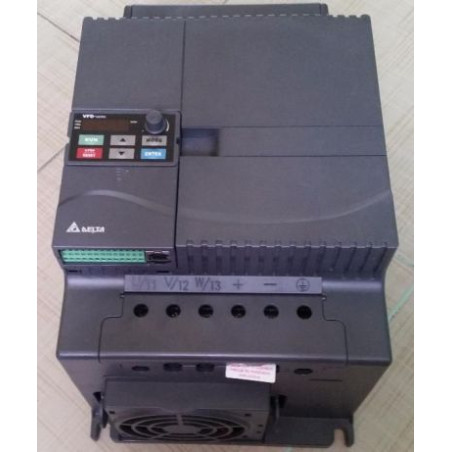Delta VFD220E43A ,VFD-E,Güç 22kw 380vac,3-Faz TriFaz,Ac Motor Sürücü Inverter